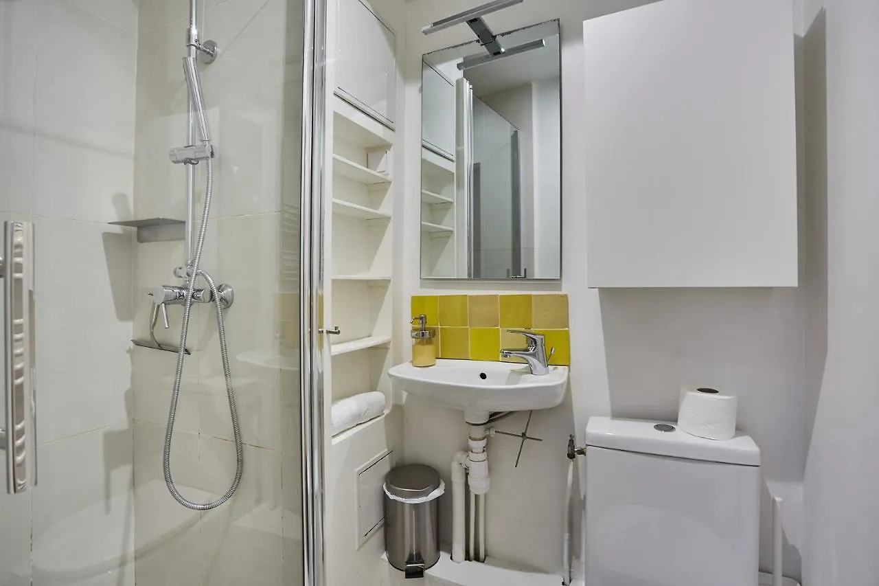 Studio Le Marais Renove / Paris Historique Apartment