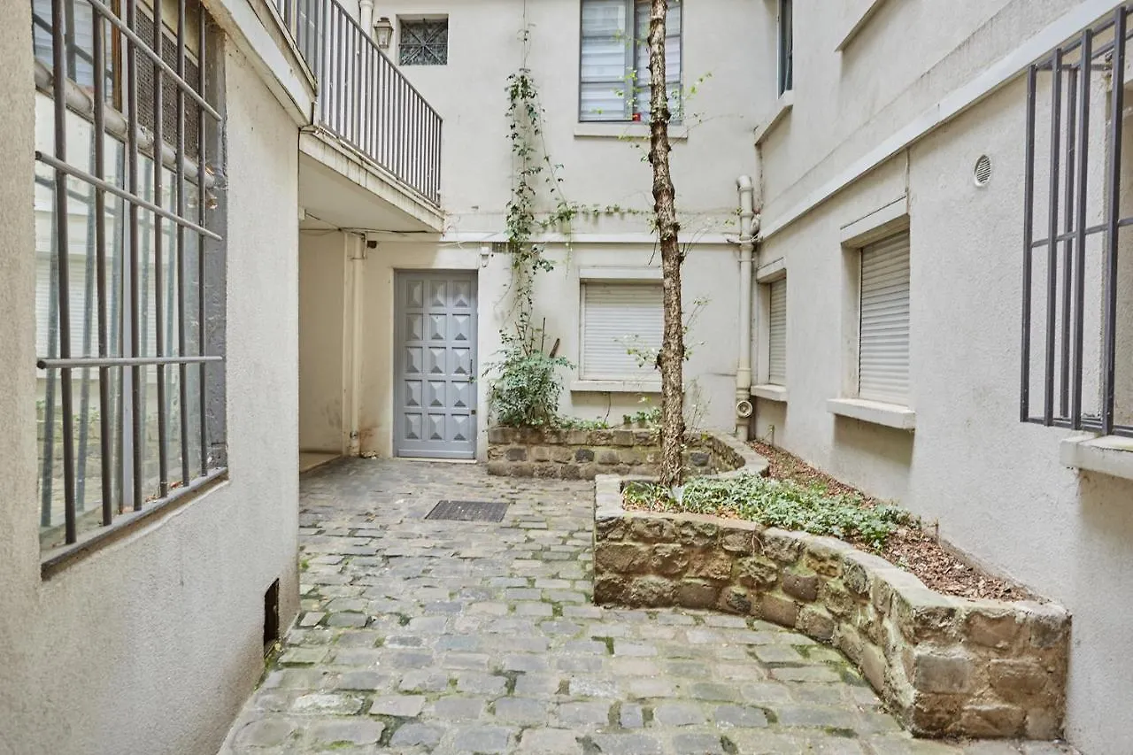 Studio Le Marais Renove / Paris Historique Apartment